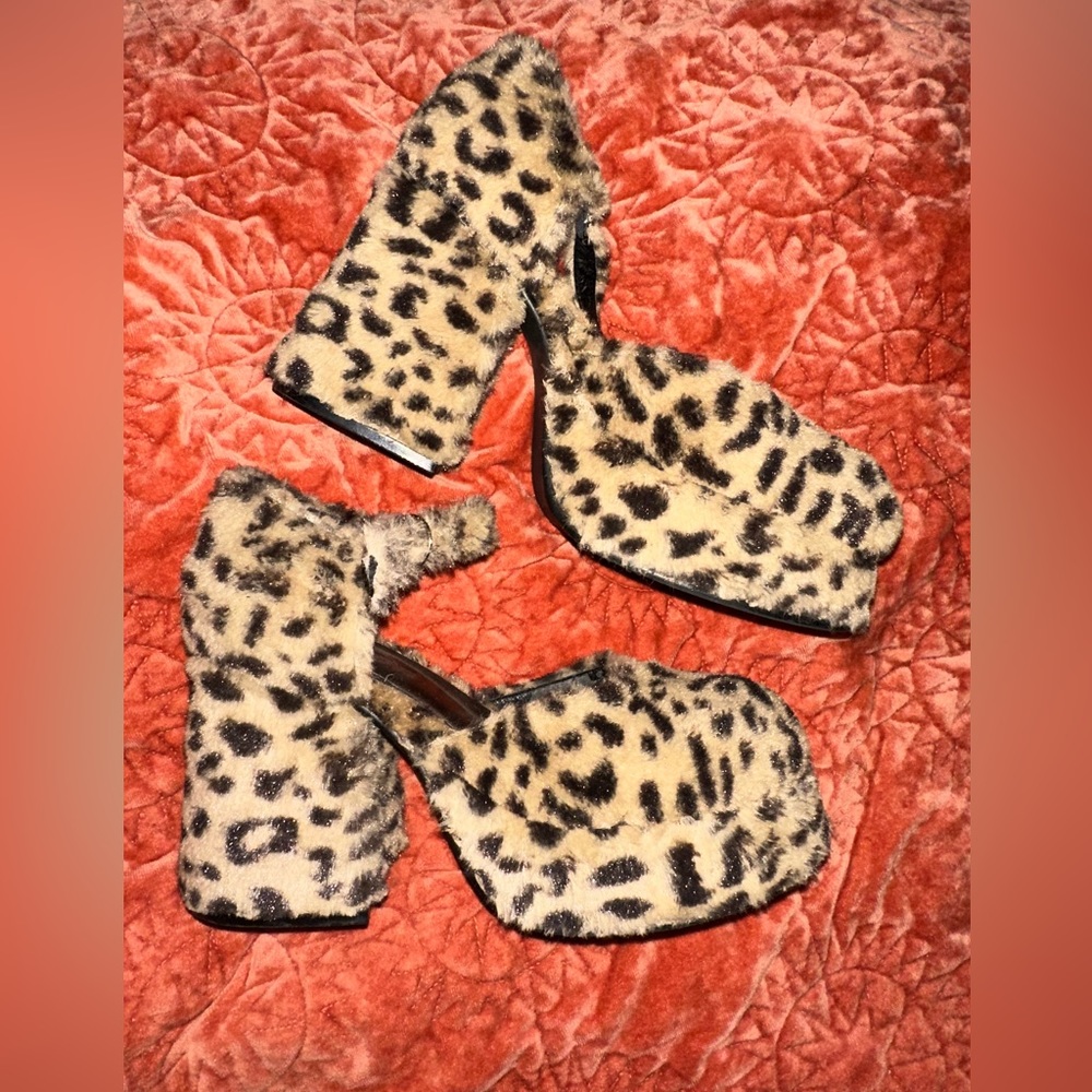 UNIF STACE LEOPARD PLATFORM SHOES